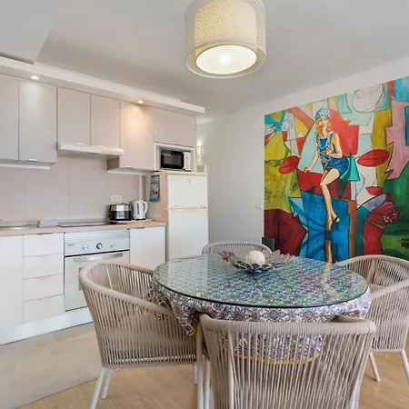 Lovely Cristianos לוס כריסטיאנוס